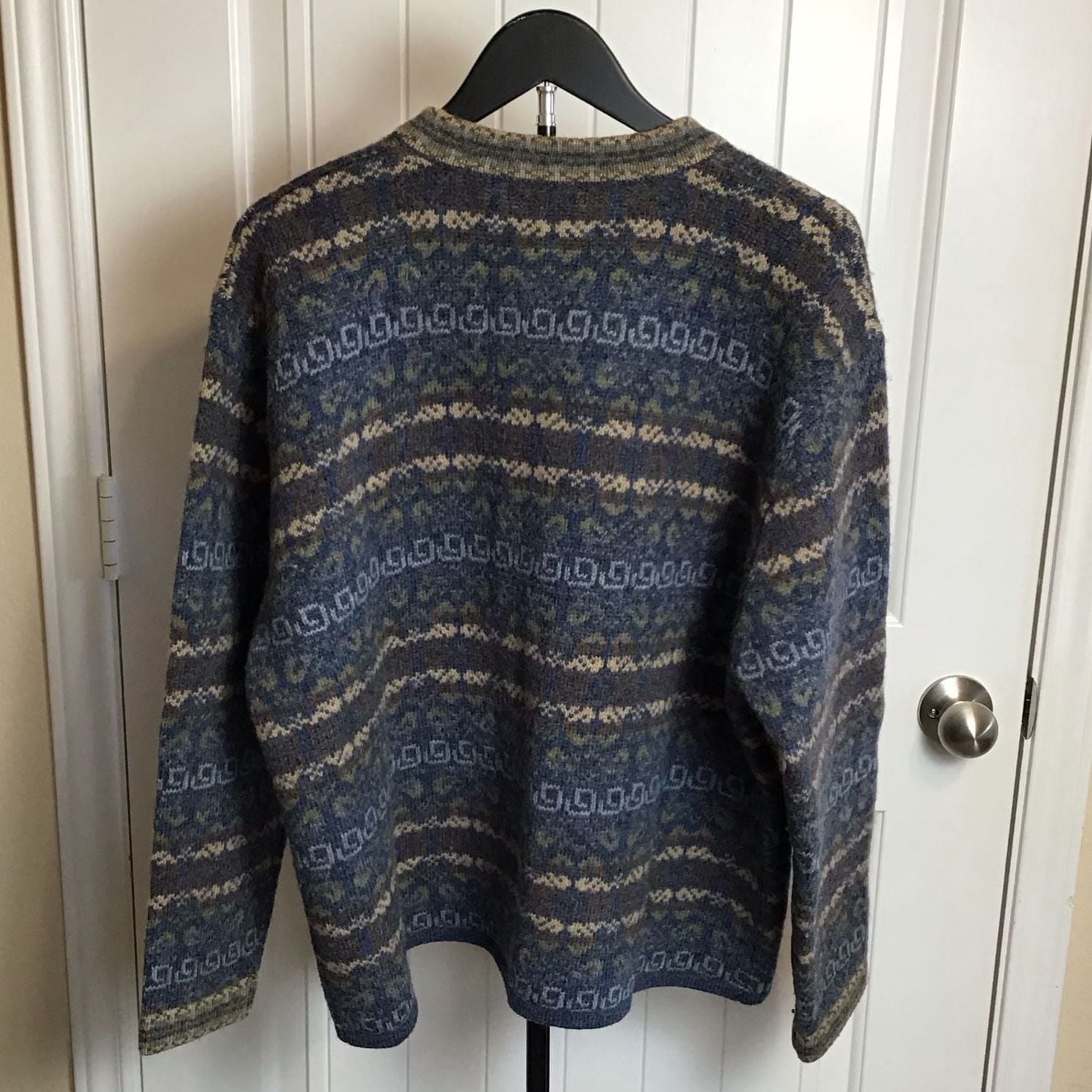 Eagle's Eye 100% Wool Nordic Cardigan with Pewter Clasps XL Vintage Cottagecore 3
