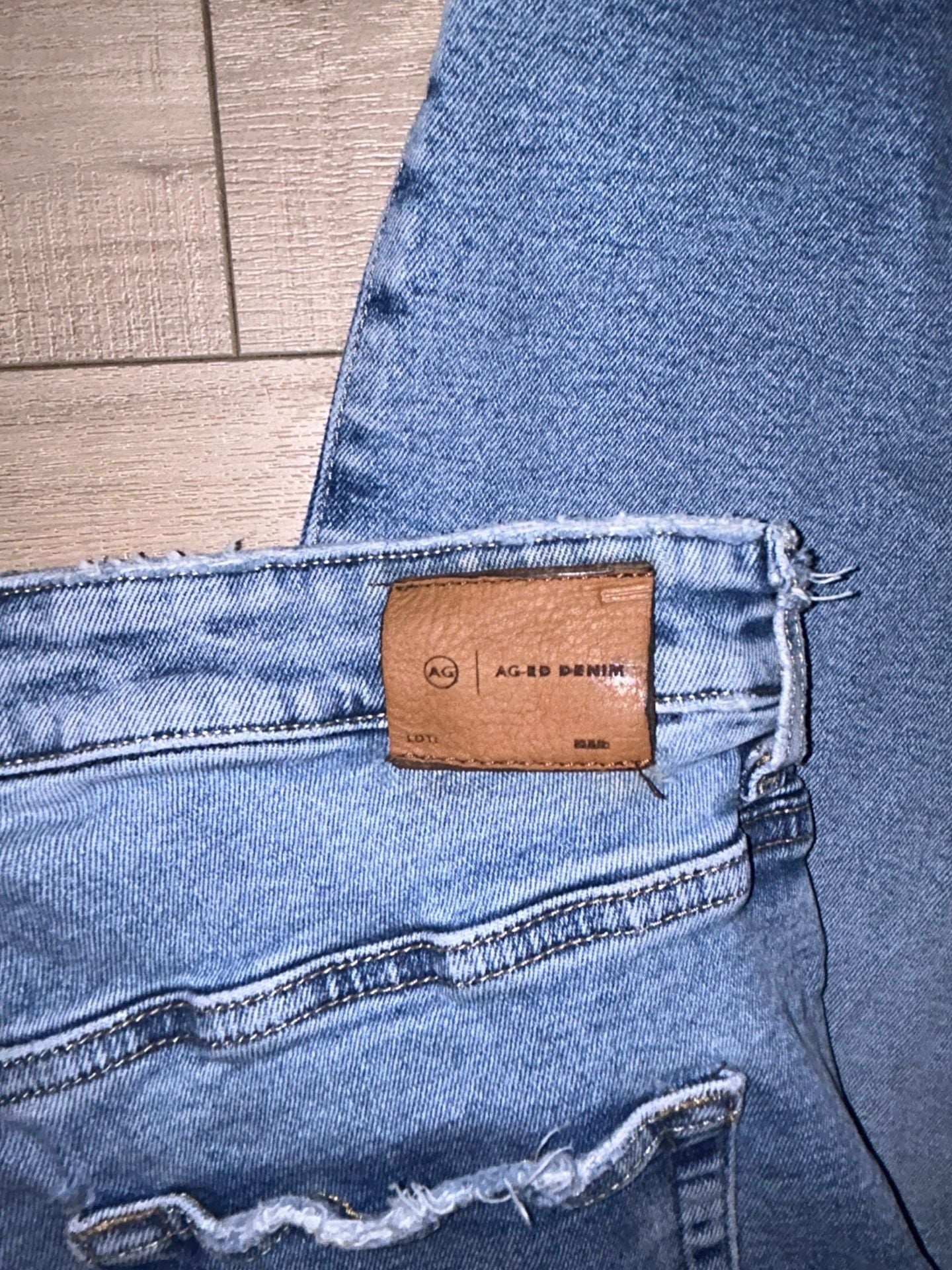 AG Adriano Goldschmied Saige Wide Leg Crop Jeans Size 32 7