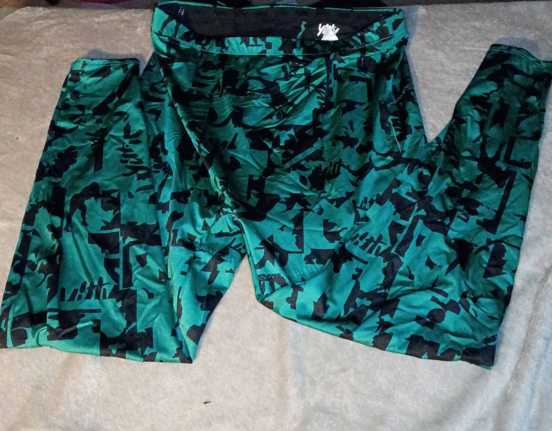 Yitty Headliner Shaping Legging Size 1X Green Black Silhouette 1