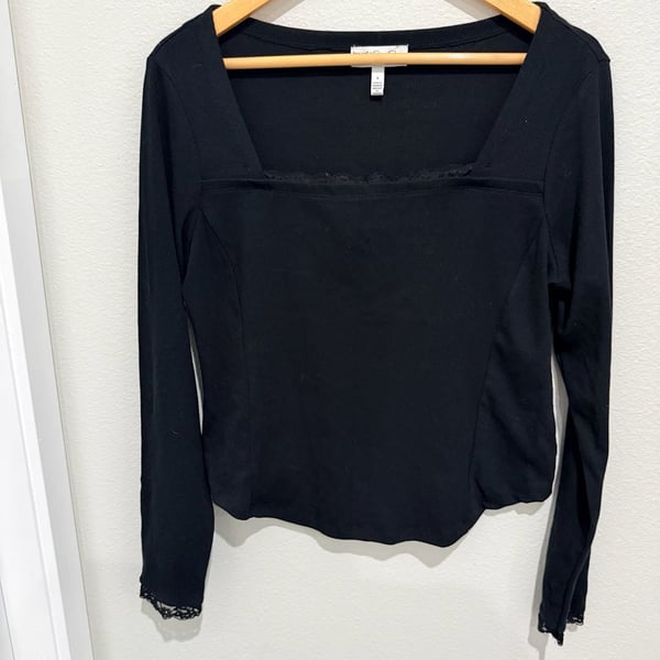 Jessica Simpson Aleera Ribbed Knit Top Size L Black Lace Trim Long Sleeve