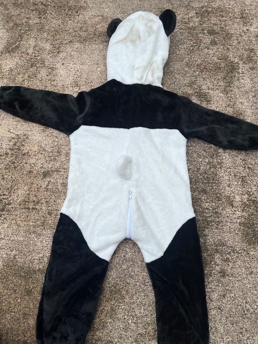 Z-ID Girl Plush Hooded Panda Bear One-Piece Costume Size 18-24 Months (1T-2T)
9