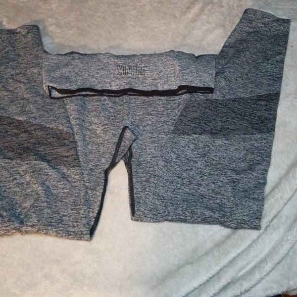 PINK Victoria's Secret Seamless Leggings Size M Grey Marl Workout Tights