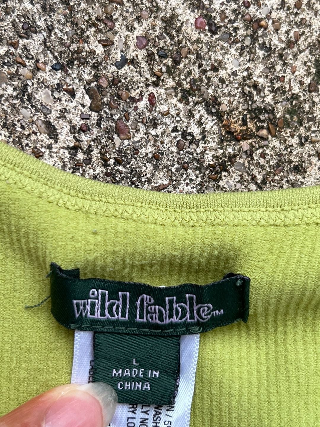 A-Wild Fable Lime Green Ribbed V-Neck Crop Top Size L
5