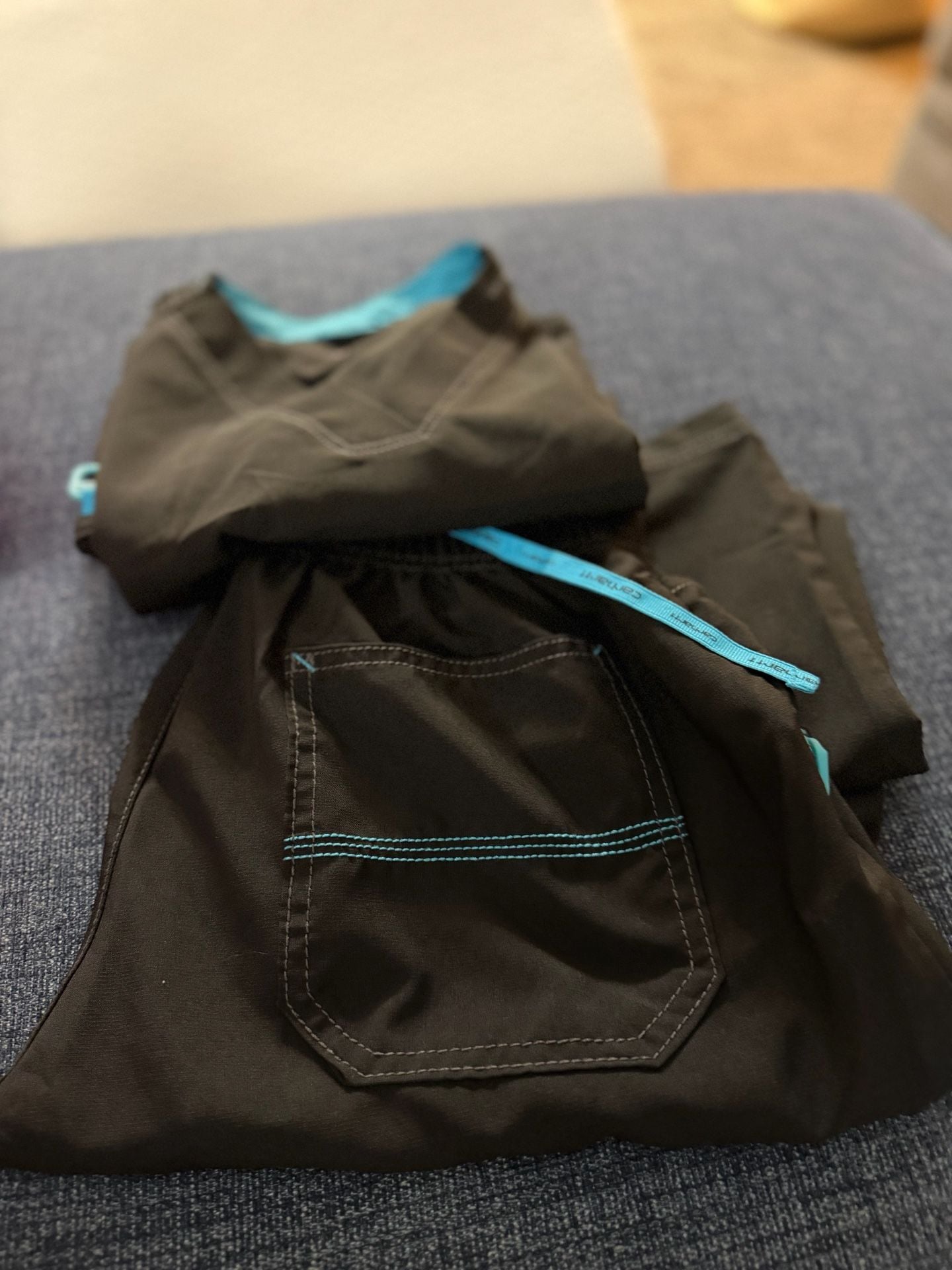 👨🏽⚕️👩🏼⚕️🦷🪥💉🩸CARHARTT SCRUB SET!!!
Carhartt Force Scrub Set Size XS Black Blue Trim Top Pants 2