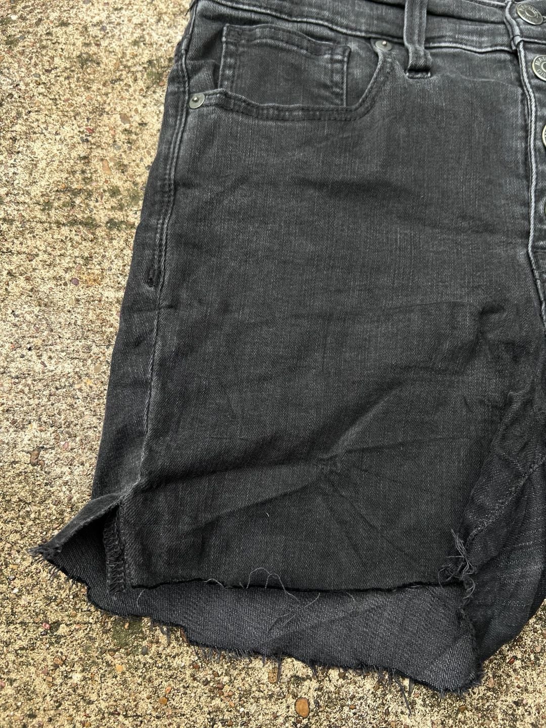 A- Madewell Black 9" High Rise Skinny Button Fly Denim Cutoff Shorts - Size 27 2