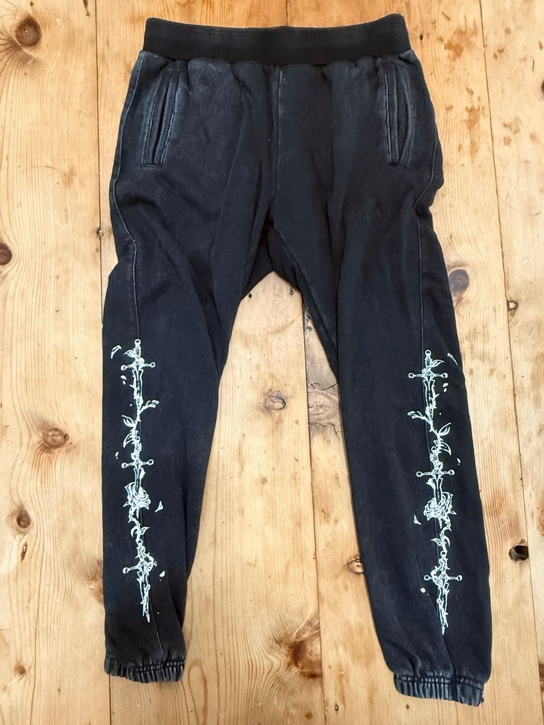 Valkyrae Radiant Spirits Black Sweatpants Joggers Dagger Sword Rose - Size Small 2