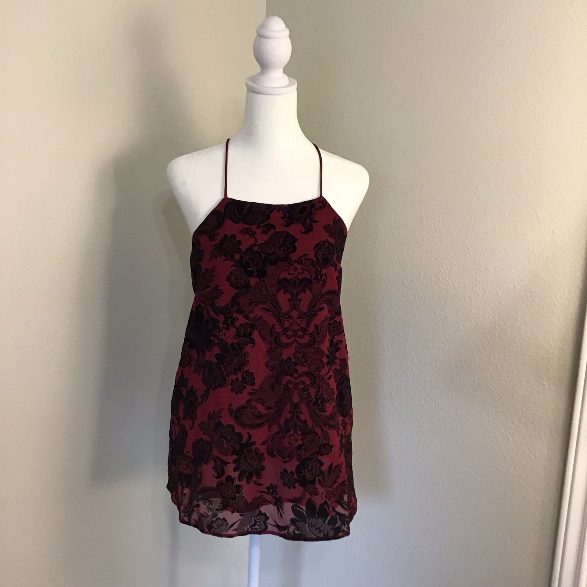 Moon River Burgundy & Black Floral Flocked Velvet Cami Tank Top Medium Chic 3