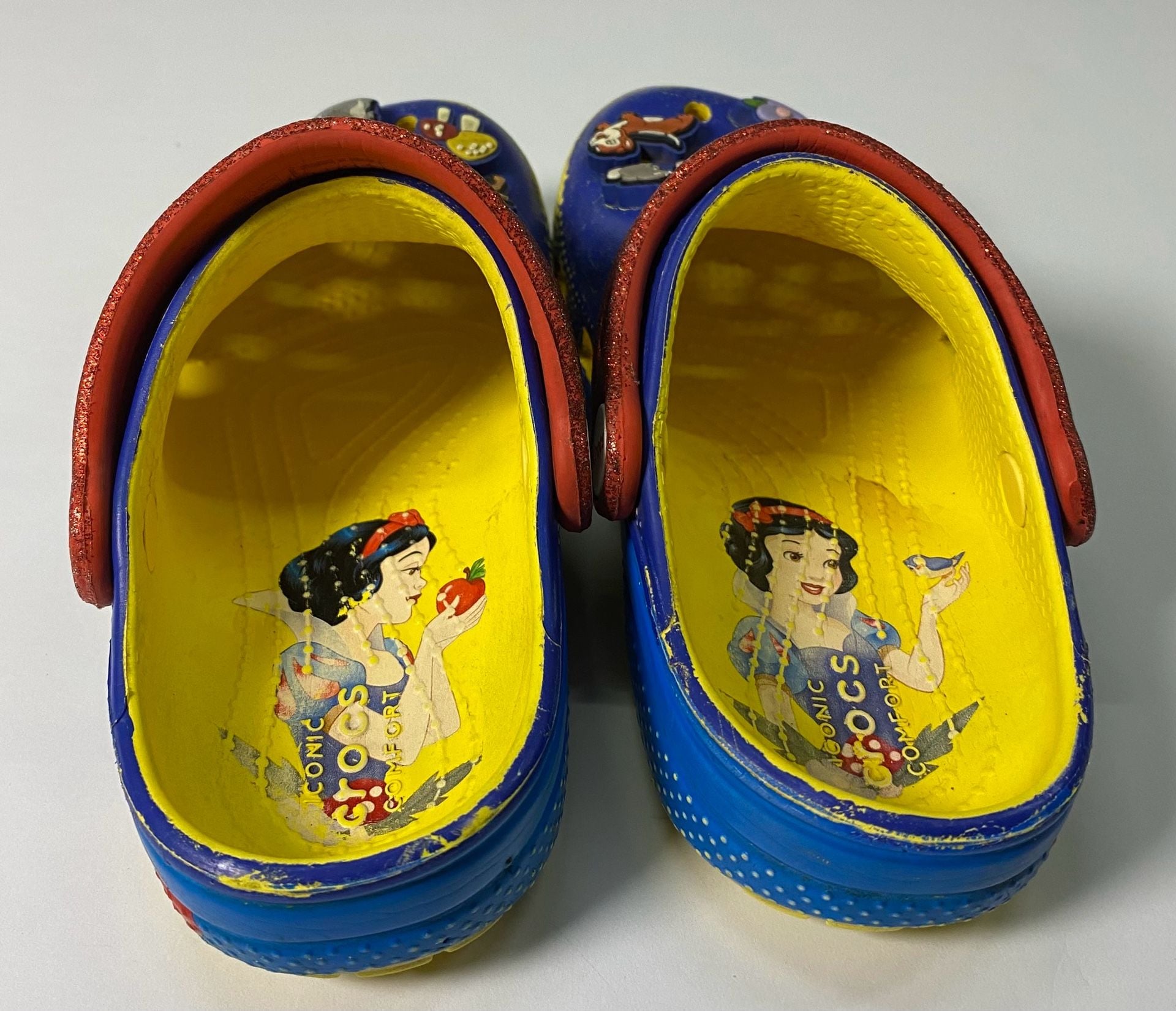 Crocs Disney Snow White Classic Clog Size C 11 Blue Red 4