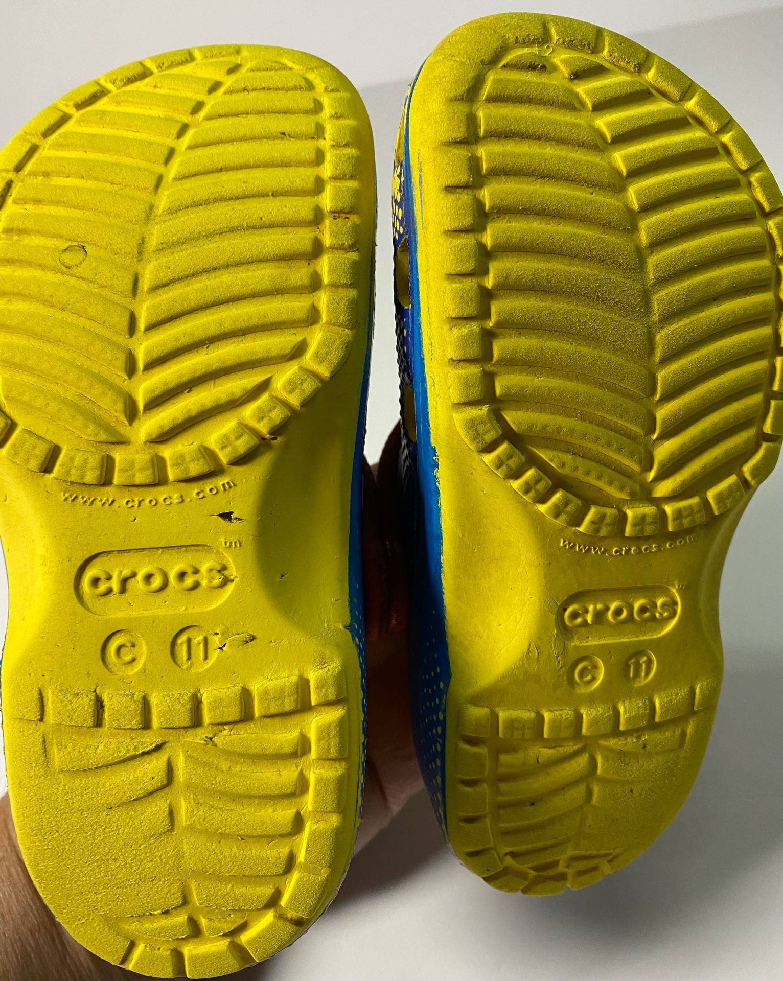 Crocs Disney Snow White Classic Clog Size C 11 Blue Red 7