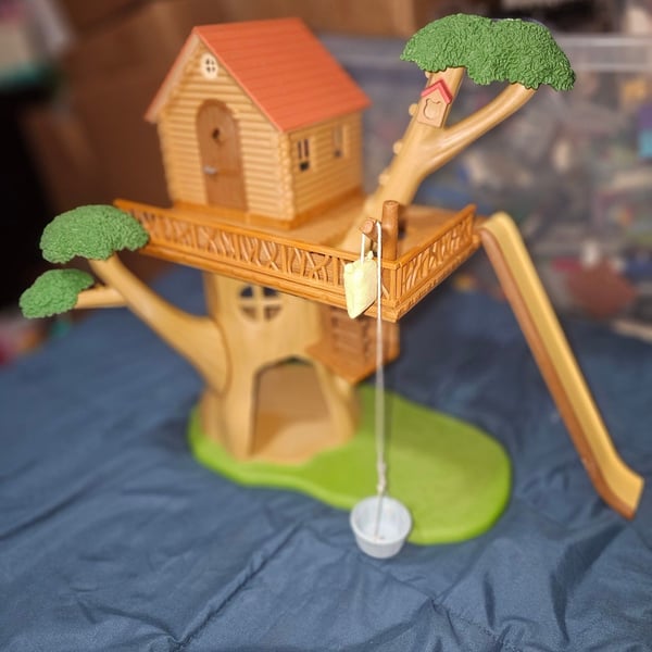 Epoch Calico Critters Adventure Treehouse Playset