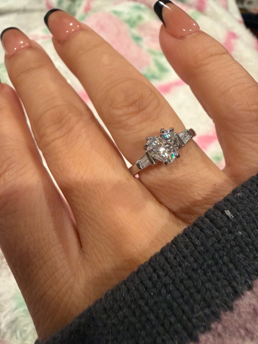 Moissanite Heart-Cut Ring Size 7 1.5 Carat Three-Stone Tapered Baguette bnwt 4