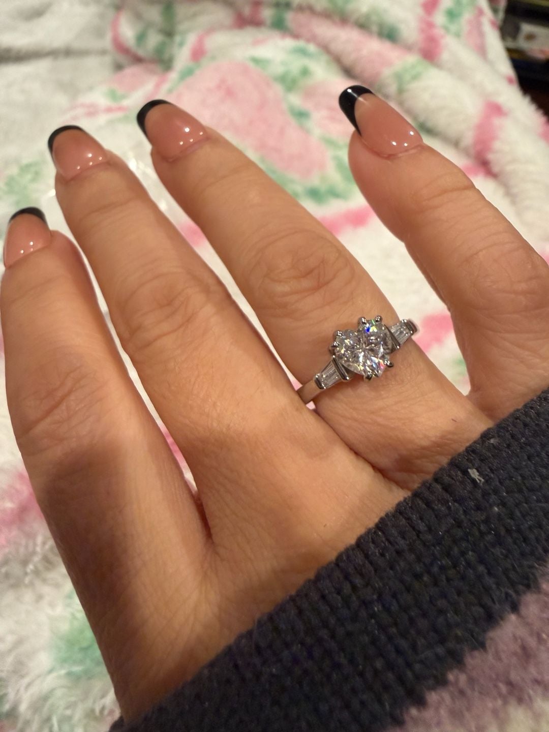 Moissanite Heart-Cut Ring Size 7 1.5 Carat Three-Stone Tapered Baguette bnwt 5