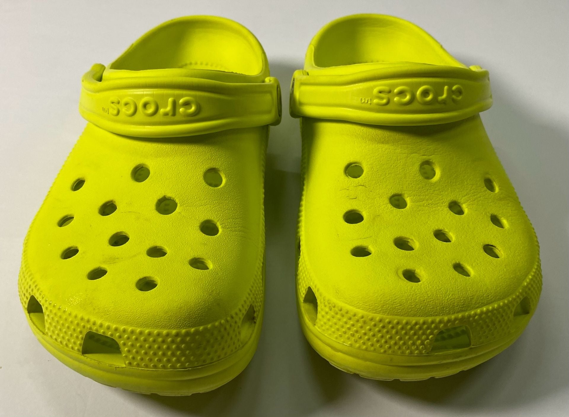 Crocs Classic Clog Size M 5 W 7 Yellow Slip-On Shoes 6
