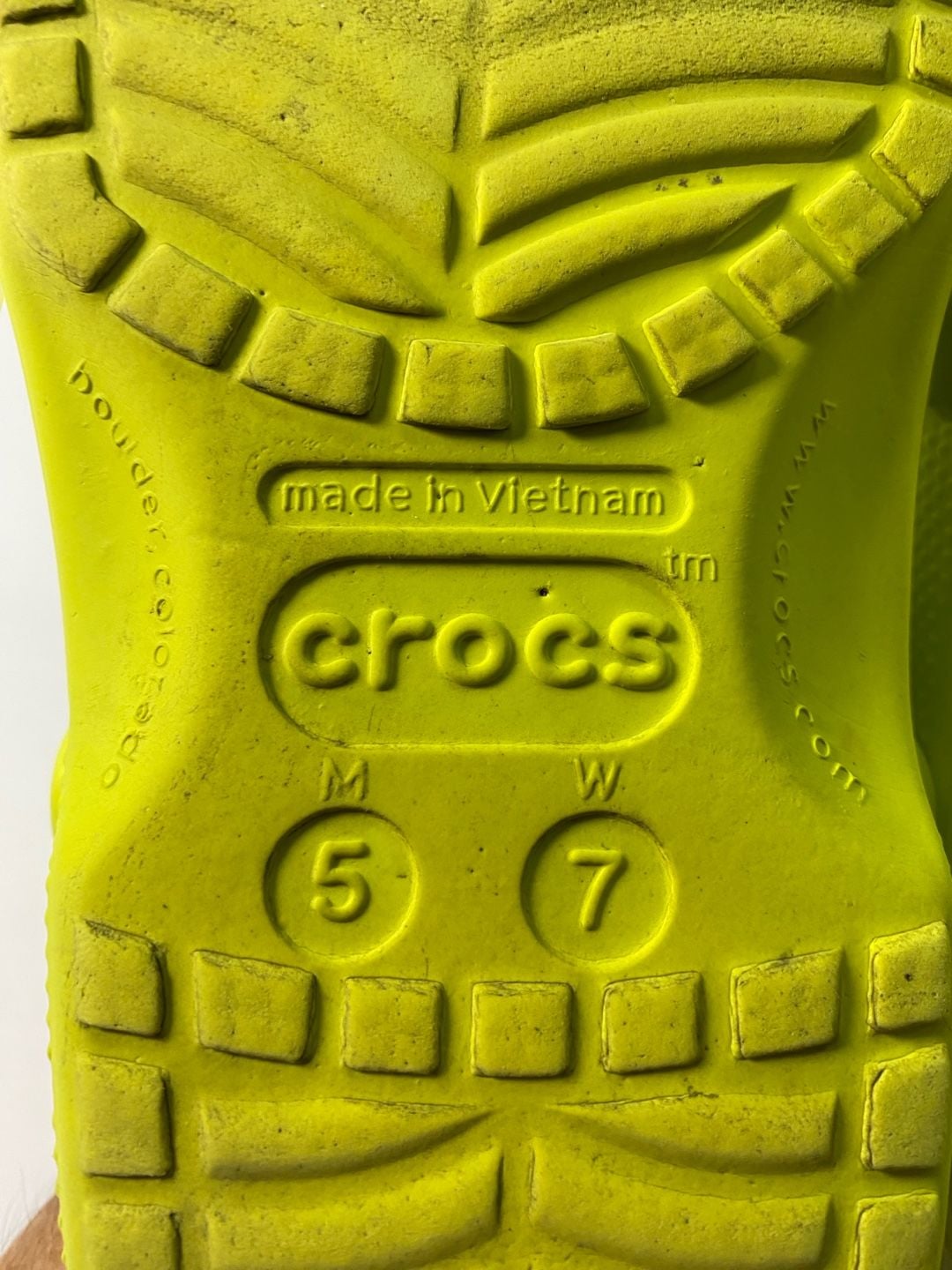 Crocs Classic Clog Size M 5 W 7 Yellow Slip-On Shoes 8