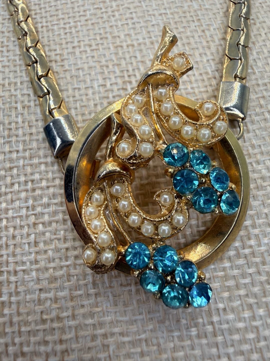 Vintage Gold Tone Blue Rhinestone Pearl Pendant Necklace 4