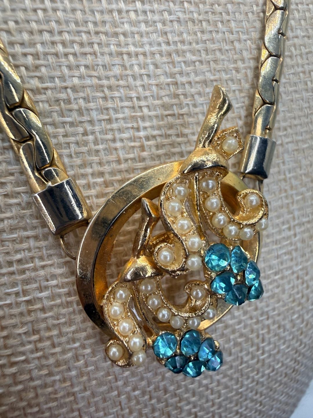 Vintage Gold Tone Blue Rhinestone Pearl Pendant Necklace 5