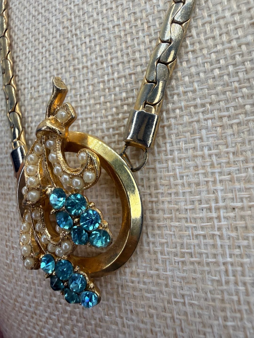 Vintage Gold Tone Blue Rhinestone Pearl Pendant Necklace 6