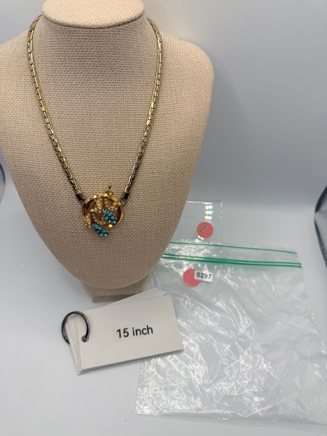 Vintage Gold Tone Blue Rhinestone Pearl Pendant Necklace 8