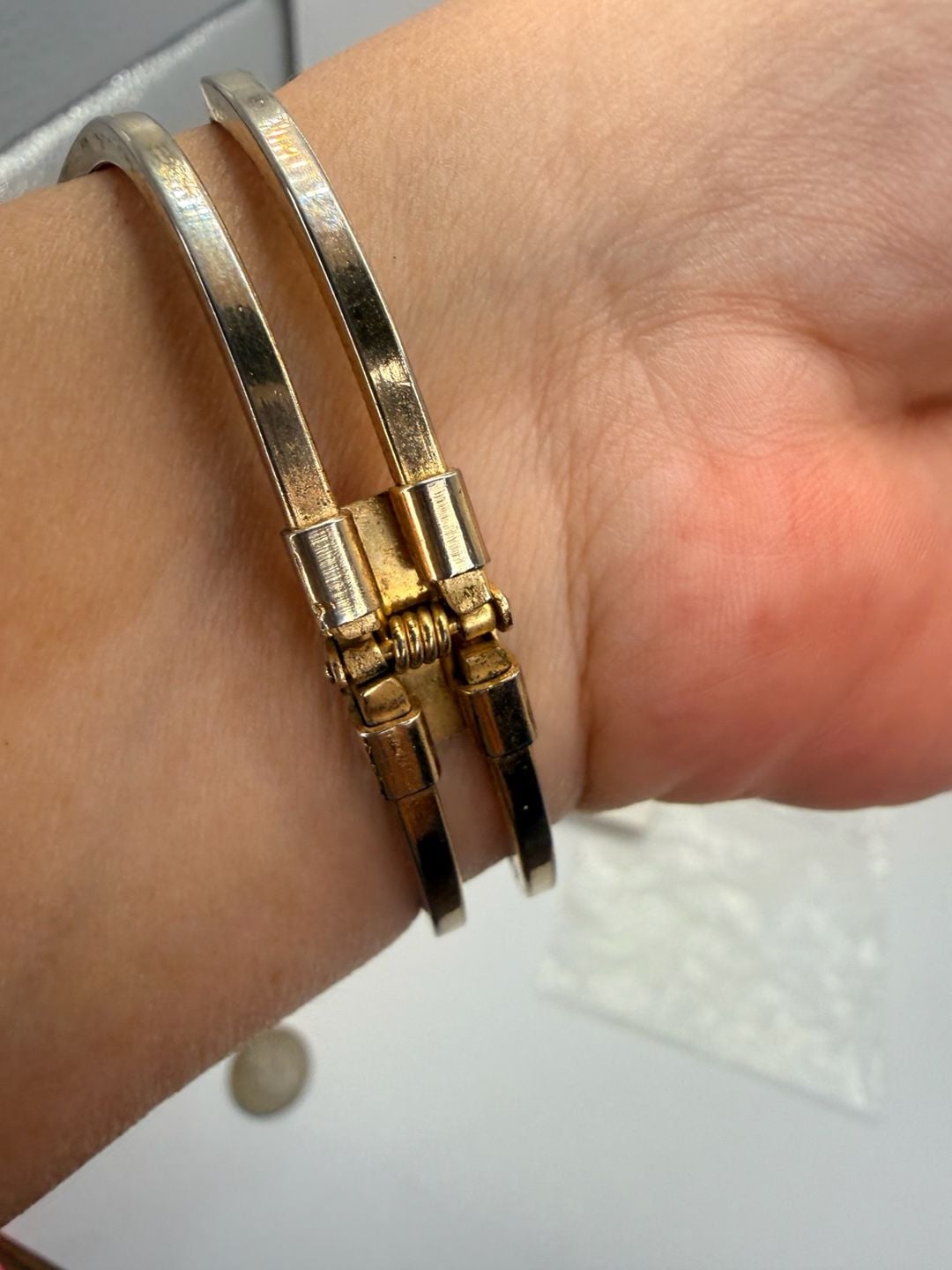Vintage Gold Tone Hinged Clamper Bracelet 6.5 Inch 5