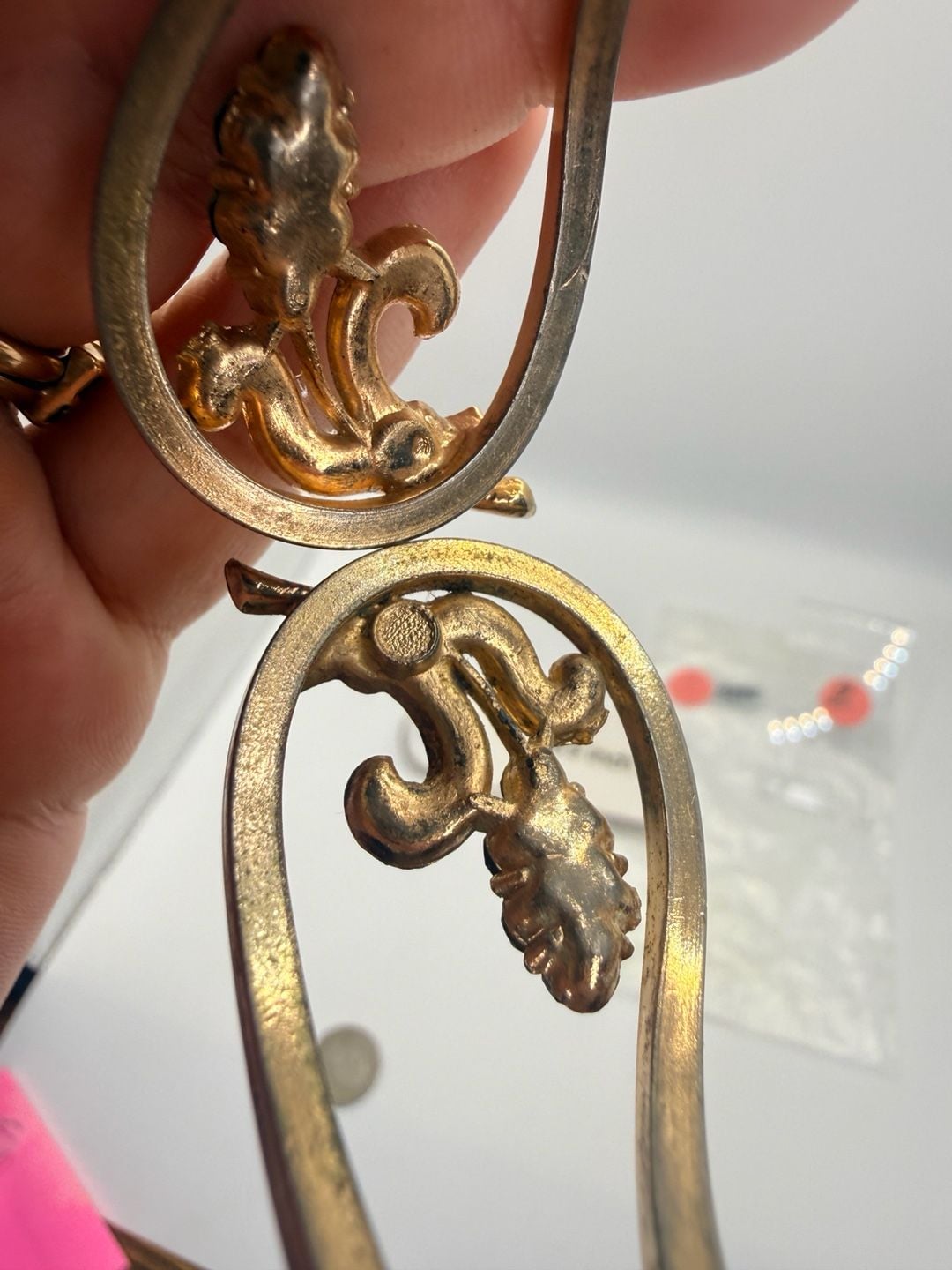 Vintage Gold Tone Hinged Clamper Bracelet 6.5 Inch 7