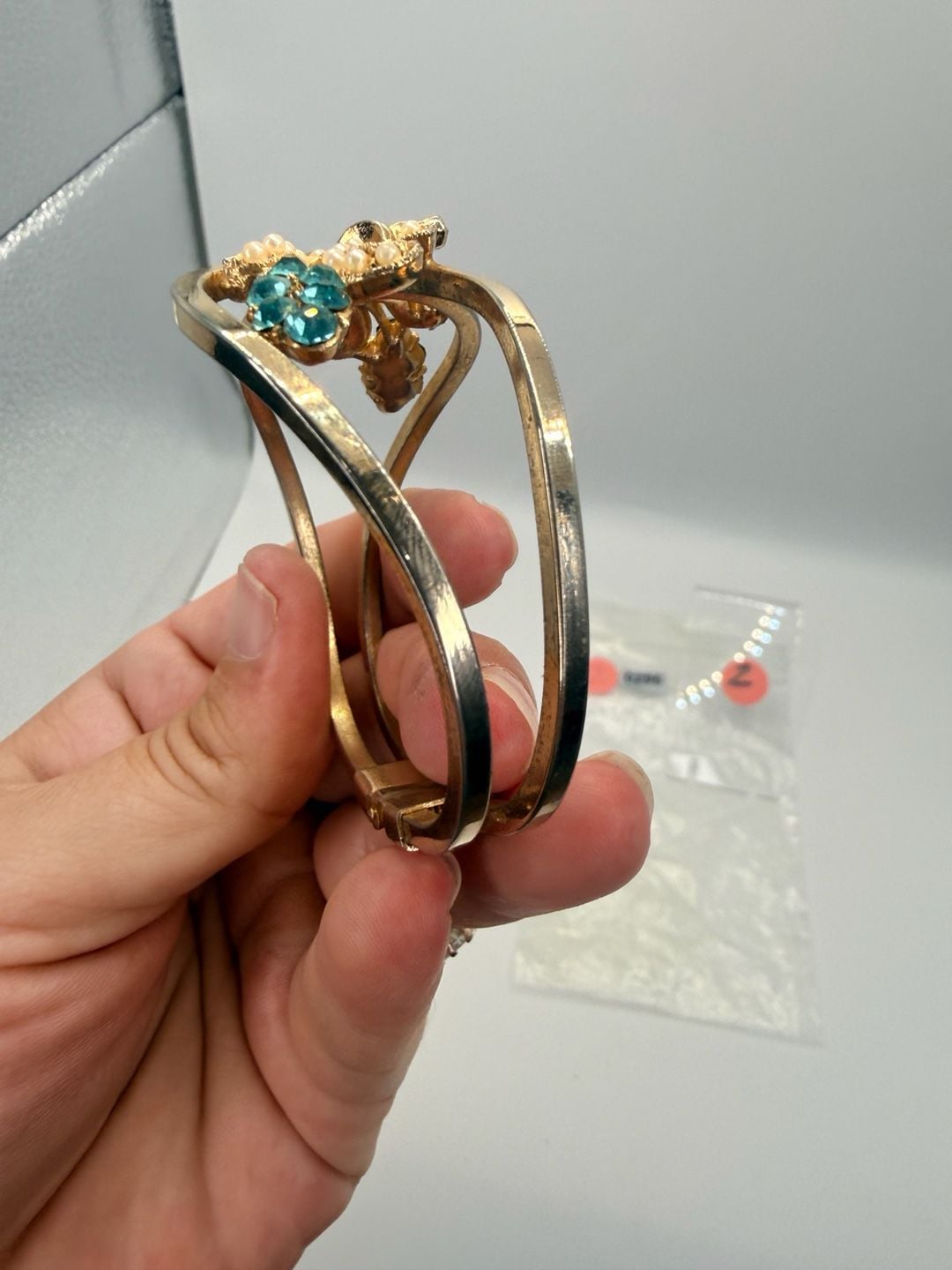Vintage Gold Tone Hinged Clamper Bracelet 6.5 Inch 8