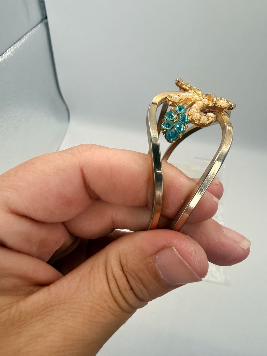Vintage Gold Tone Hinged Clamper Bracelet 6.5 Inch 9