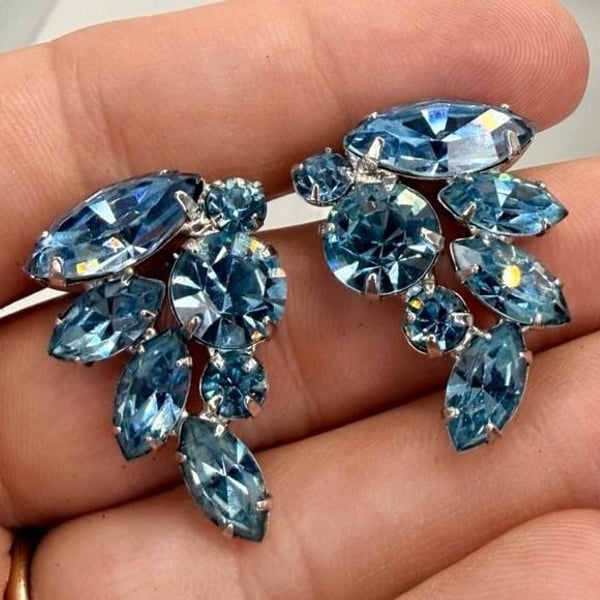Weiss Blue Rhinestone Crystal Cluster Clip On Earrings
