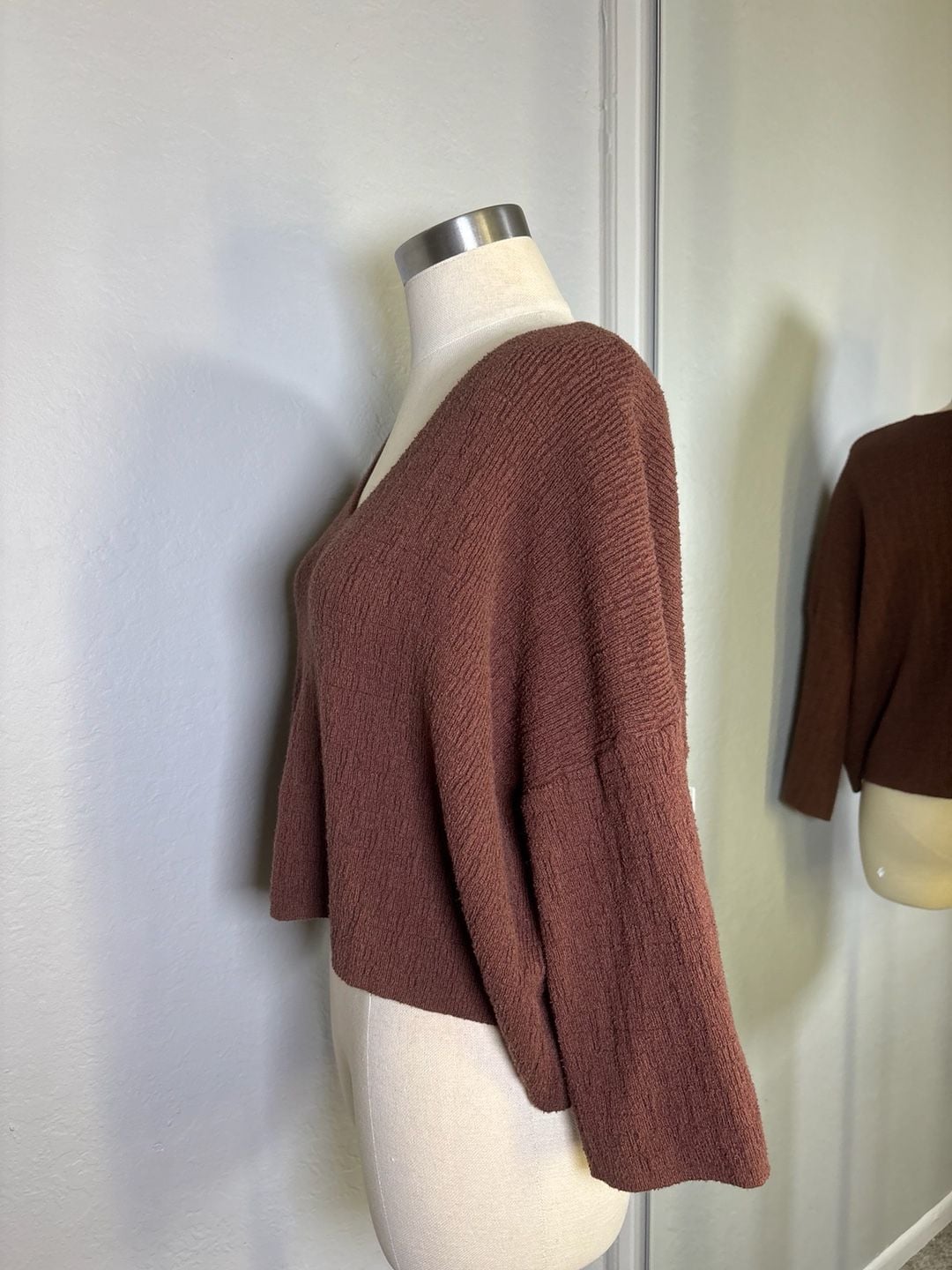 Stitch + Feather Textured V-Neck Sweater Size L Brown 5