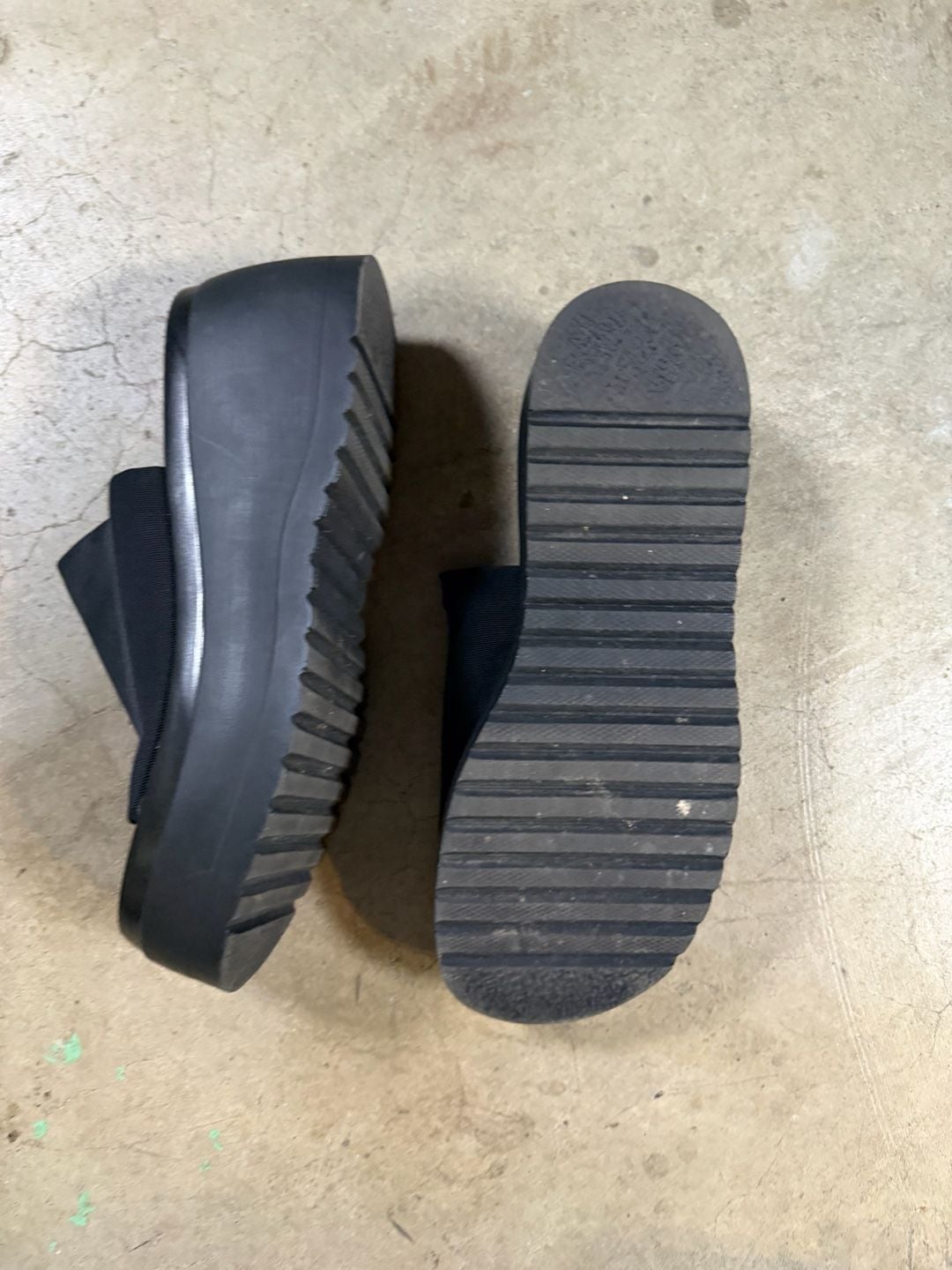 Steve Madden x UO Scrunchy Platform Sandals Black Womens 5