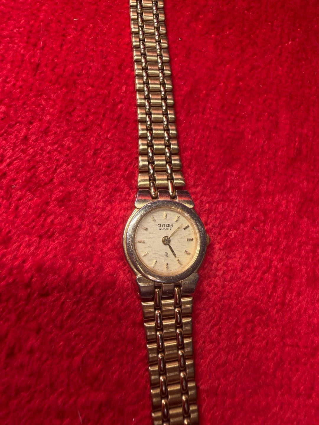 Citizen Quartz Gold Tone Watch 3