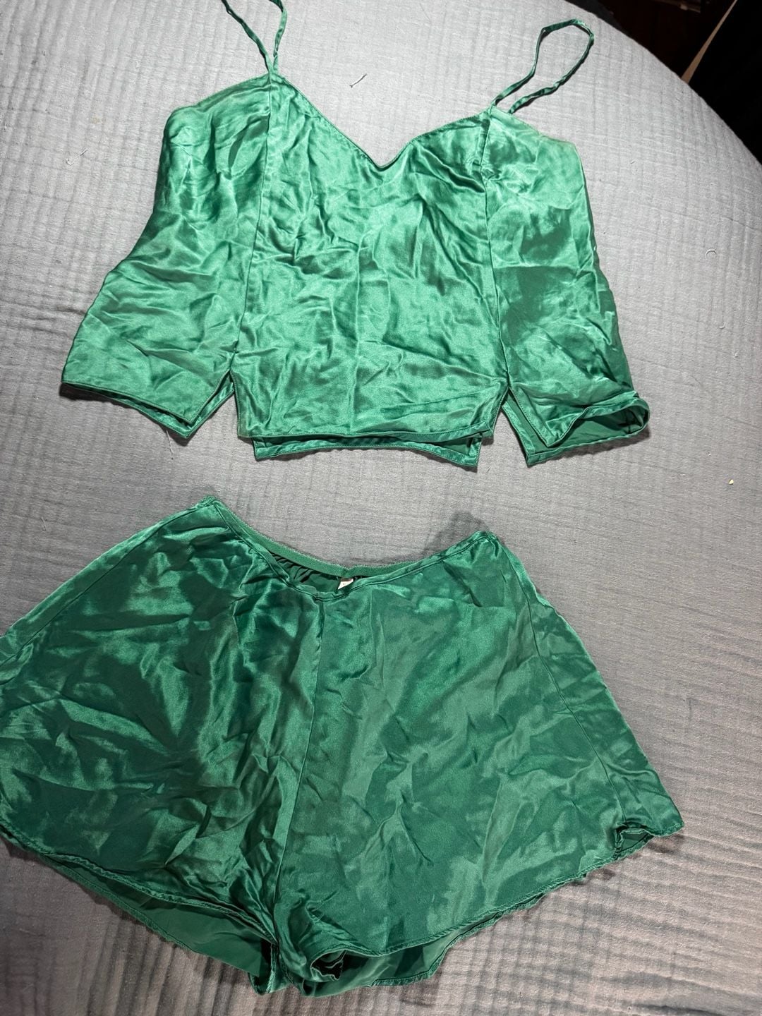 Y2K VTG Victoria's Secret 100% Silk green Cami And Shorts Set Size S 10
