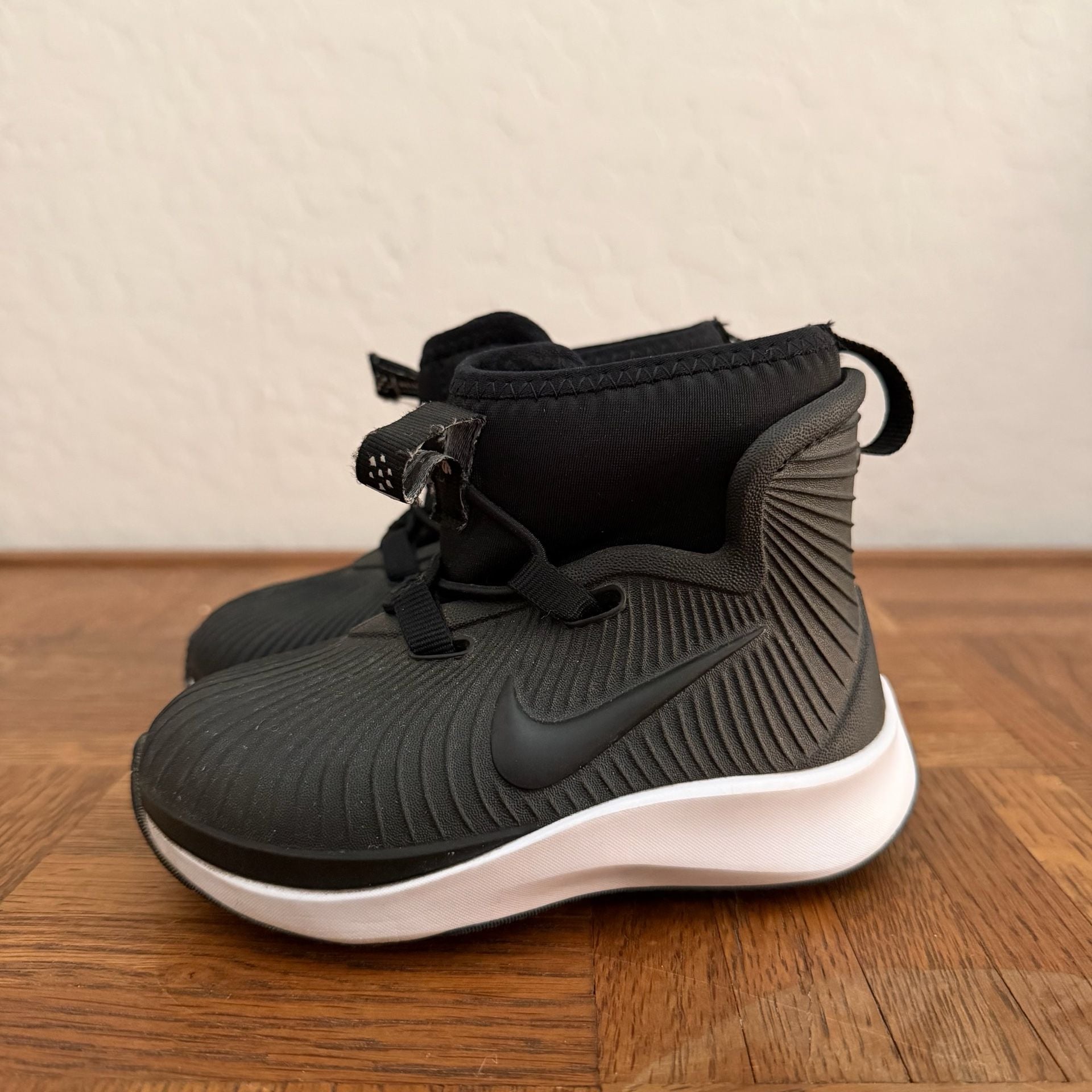 Nike Binzie Boot TD Black White 6C Toddler 4