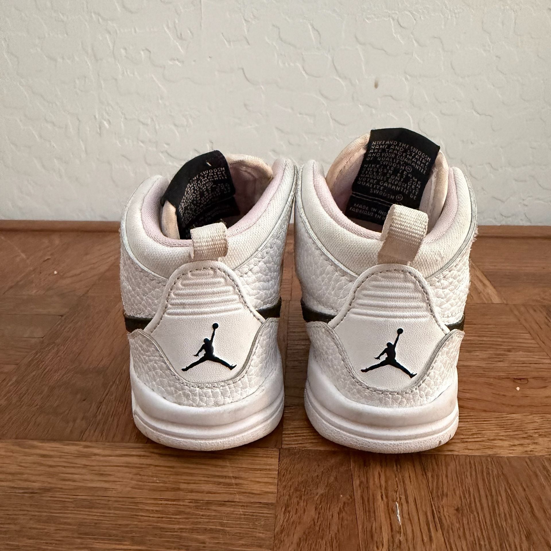 Jordan Legacy 312 Size 3c White Black Pink Foam Toddler Sneakers 3