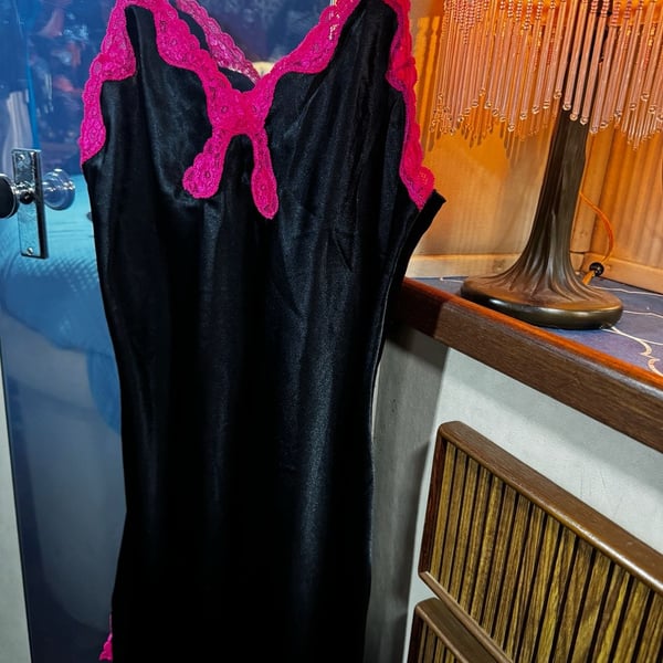 vintage y2k 90s black and pink silky and lace slip size medium
