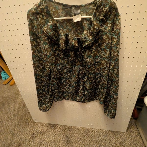 Axcess Blouse Size 12 Abstract Print Ruffle Neck Long Sleeve