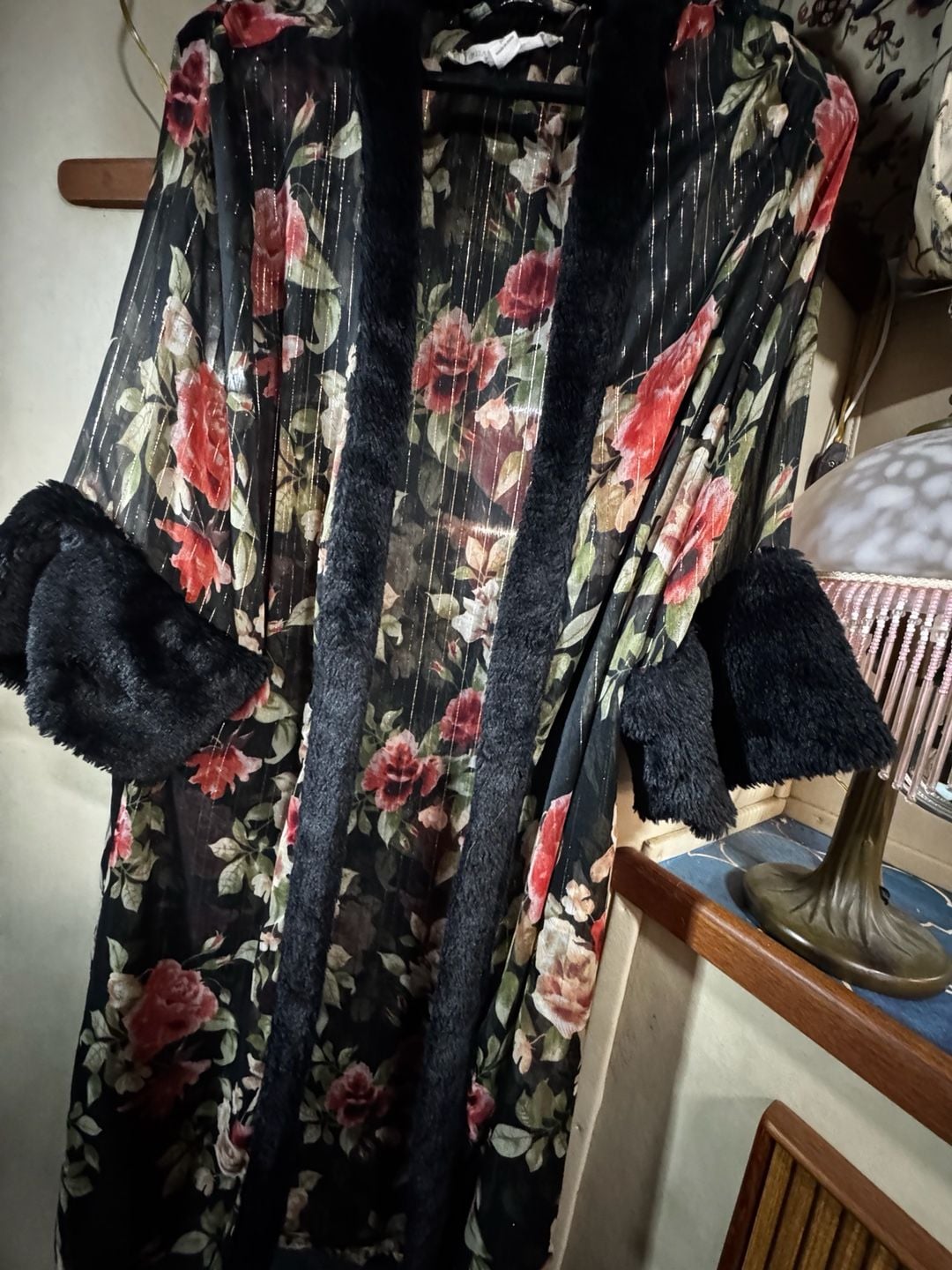 Chelsea & Violet Floral Kimono Size M Black Faux Fur Trim Robe 4