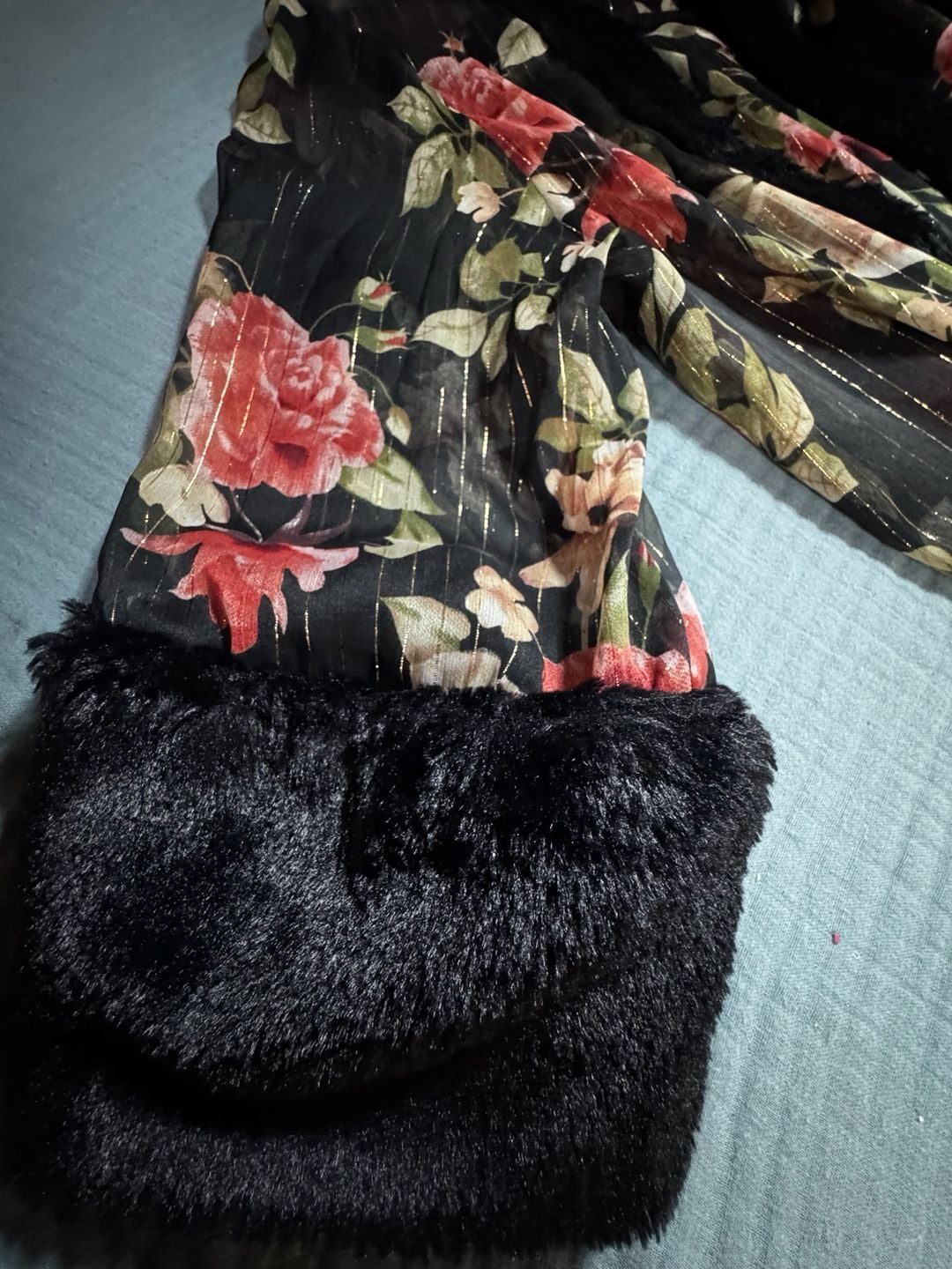 Chelsea & Violet Floral Kimono Size M Black Faux Fur Trim Robe 5