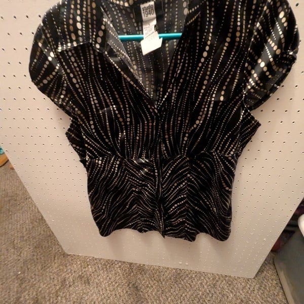 Studio 1940 Blouse Size L Black Gold Polka Dot V-Neck