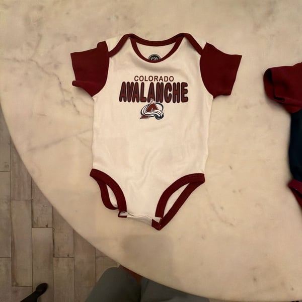 NHL Colorado Avalanche Size 12M Bodysuit