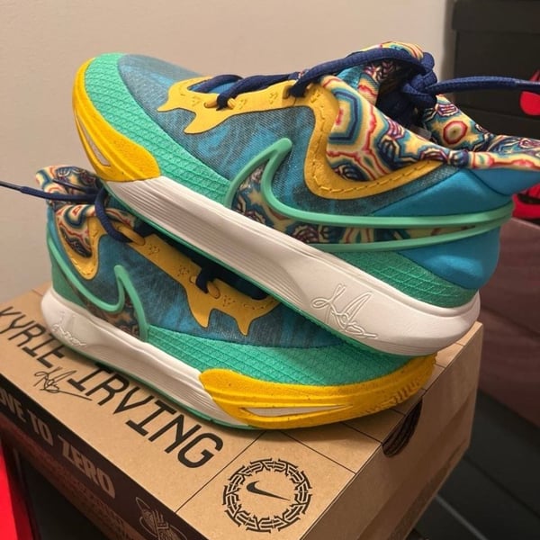 Nike Kyrie 8 Go SE Size 5.5Y Baltic Blue Multi-Color