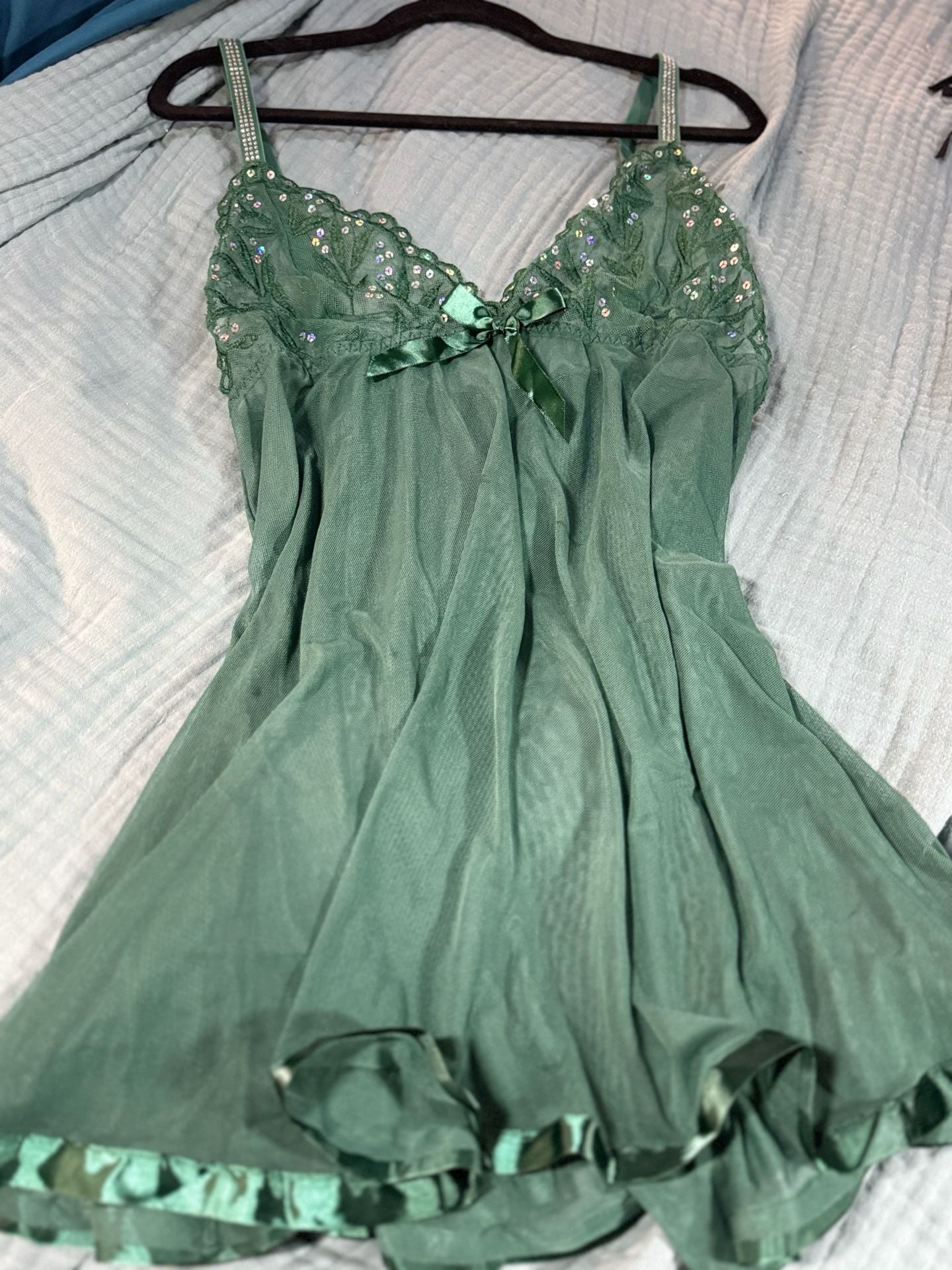 Tagless VS share lace with rhinestone strap sequin green slip dress M 4