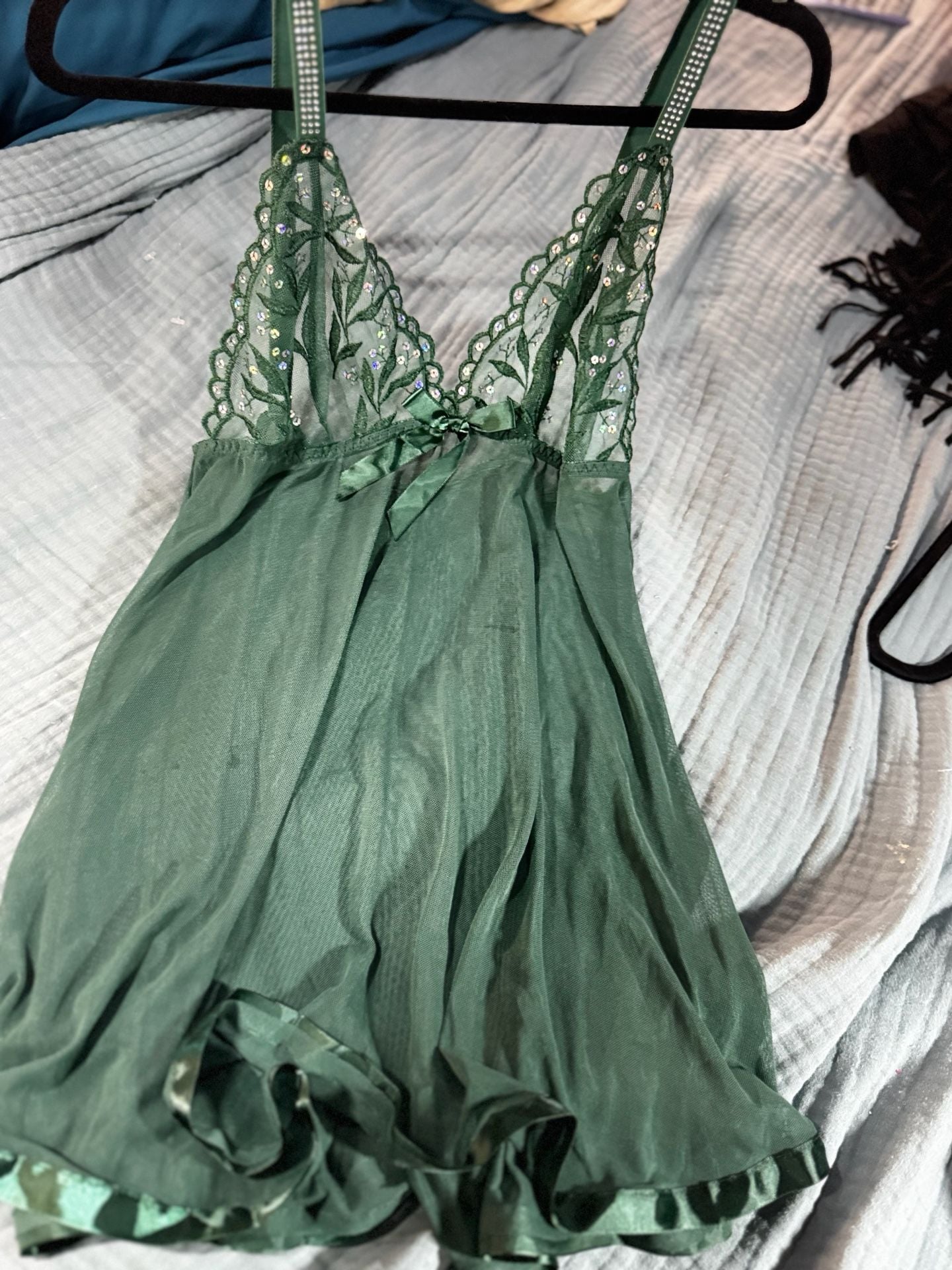 Tagless VS share lace with rhinestone strap sequin green slip dress M 5