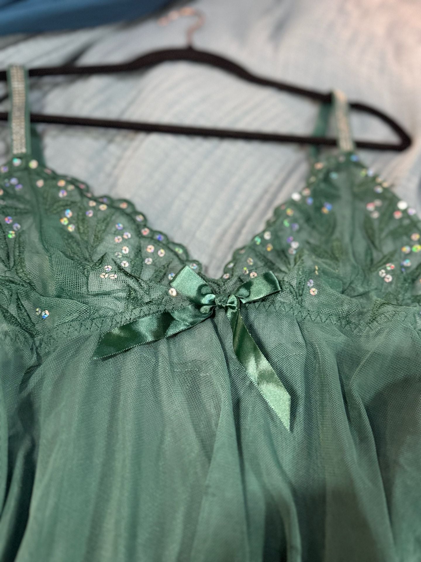 Tagless VS share lace with rhinestone strap sequin green slip dress M 6