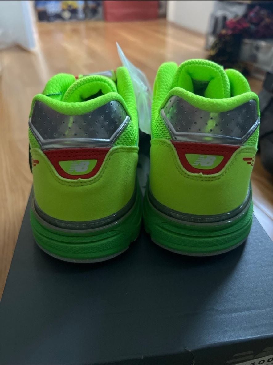 New Balance 990v4 Festive Size 6.5 Green Sneakers 4