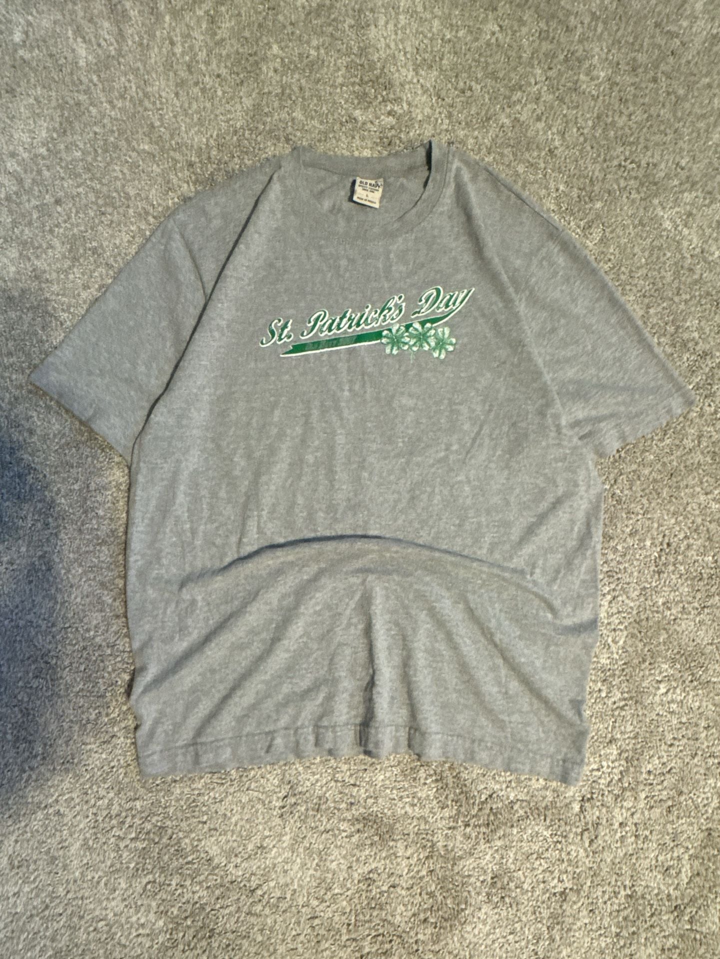 Old Navy St Patrick's Day T-Shirt Size L Gray Graphic Tee Shamrock 1