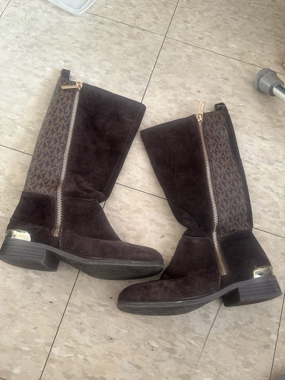 Michael Kors Finley Makysa Logo Boots Size 1 Brown Suede 2