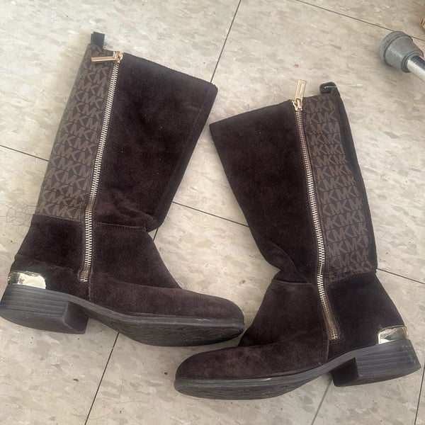 Michael Kors Finley Makysa Logo Boots Size 1 Brown Suede