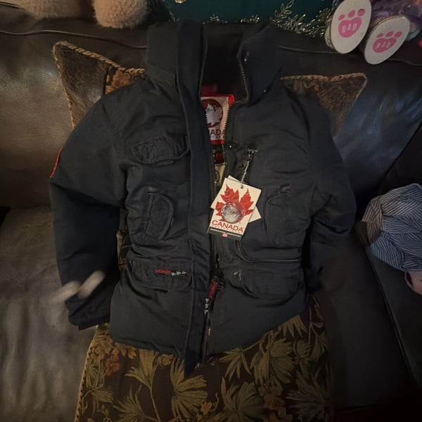 Kids-Canada Weather Gear Winter Jacket Size M/M (10/12) Black - no hood brand new coat. 