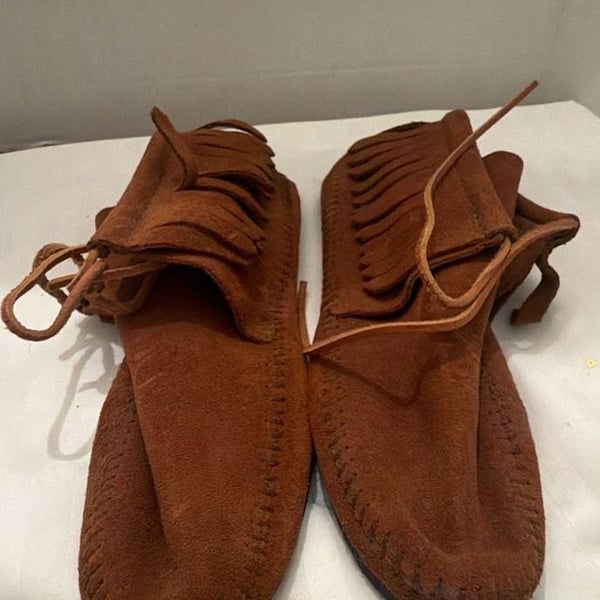 Minnetonka 3-Layer Fringe Boots Size 7.5 Brown Suede Ankle