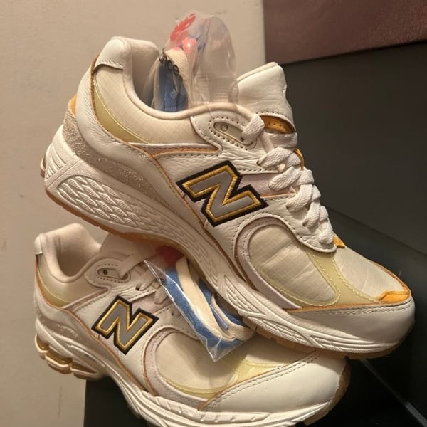 New Balance 2002R Size 7 Conversations Amongst Us M2002RJ1